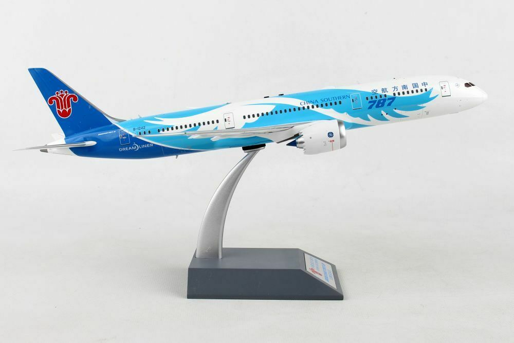 INFLIGHT 200 B787-9 CHINA SOUTHERN AIRLINES REG: B-1242