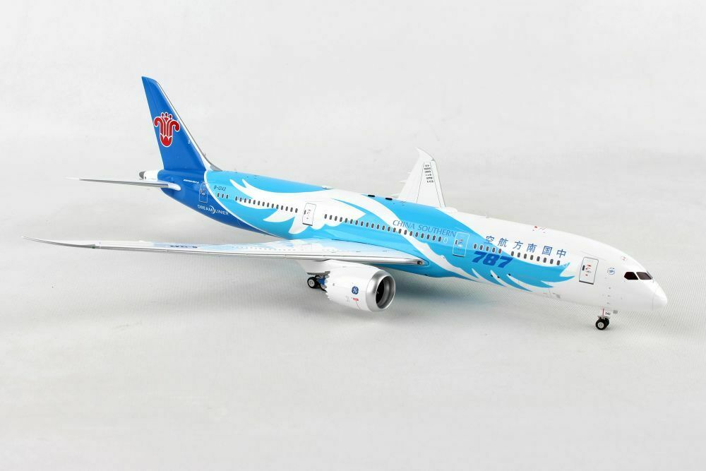 INFLIGHT 200 B787-9 CHINA SOUTHERN AIRLINES REG: B-1242