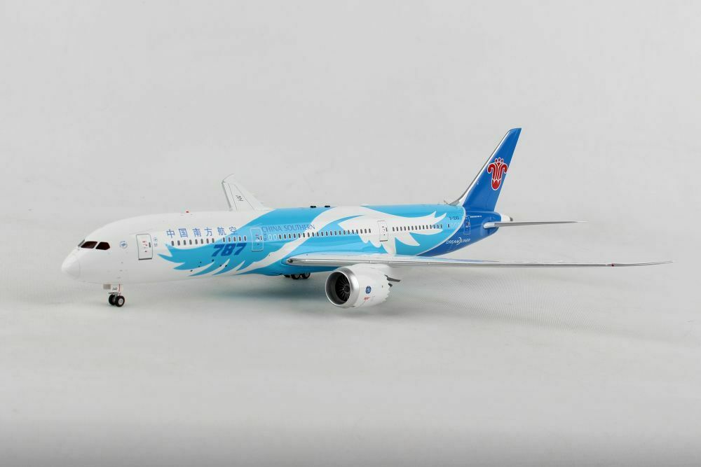 INFLIGHT 200 B787-9 CHINA SOUTHERN AIRLINES REG: B-1242