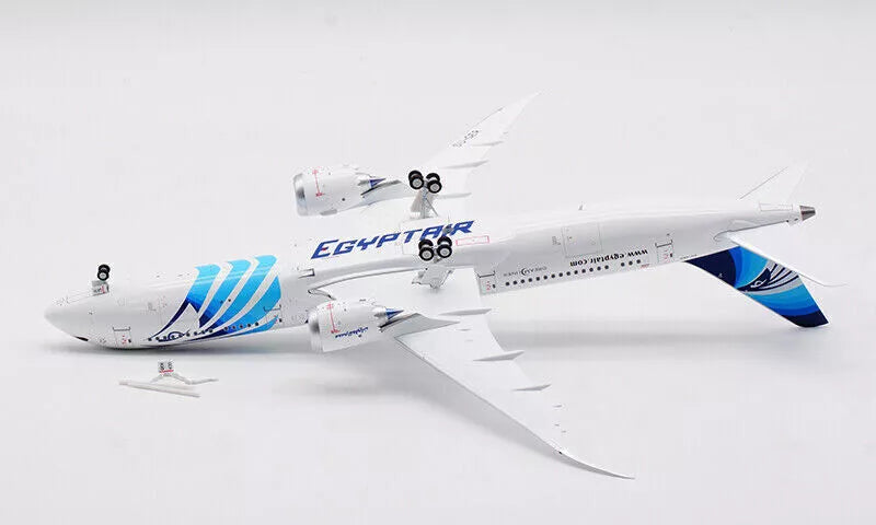 INFLIGHT 200 B787 EGYPTAIR REG: SU-GER WITH STAND