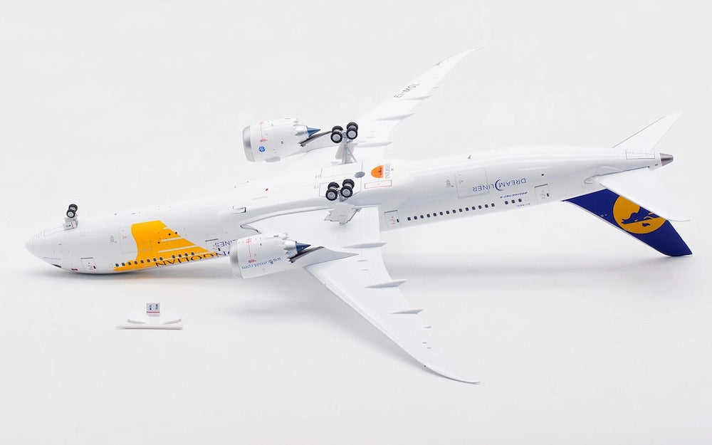 INFLIGHT 200 B787-9 DREAMLINER MIAT MONGOLIAN AIRLINES REG: EI-MGL
