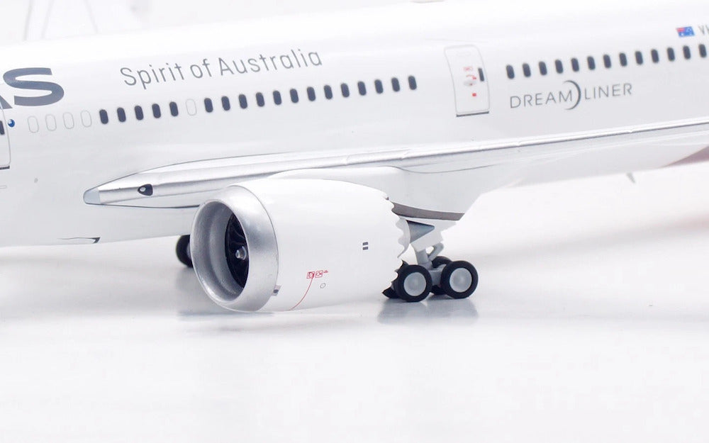 INFLIGHT 200 B787-9 DREAMLINER QANTAS REG: VH-ZNI