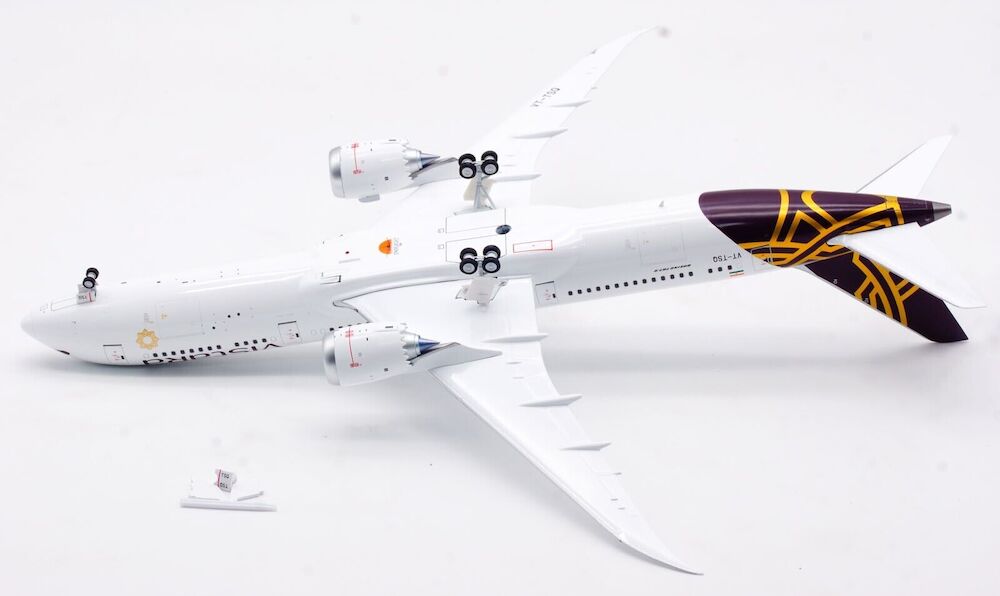INFLIGHT 200 B787-9 DREAMLINER VISTARA REG: VT-TSQ
