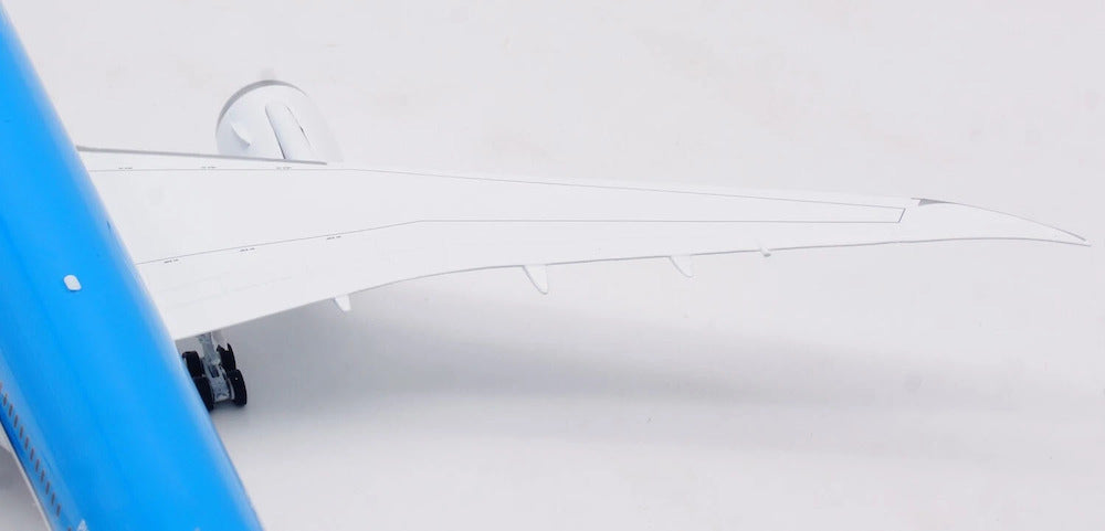 INFLIGHT 200 B787-10 DREAMLINER KLM - ROYAL DUTCH AIRLINES REG: PH-BKM