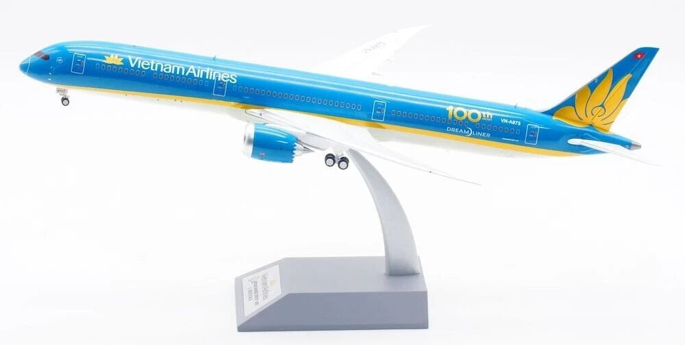 INFLIGHT 200 B787-10 DREAMLINER VIETNAM AIRLINES REG: VN-A873
