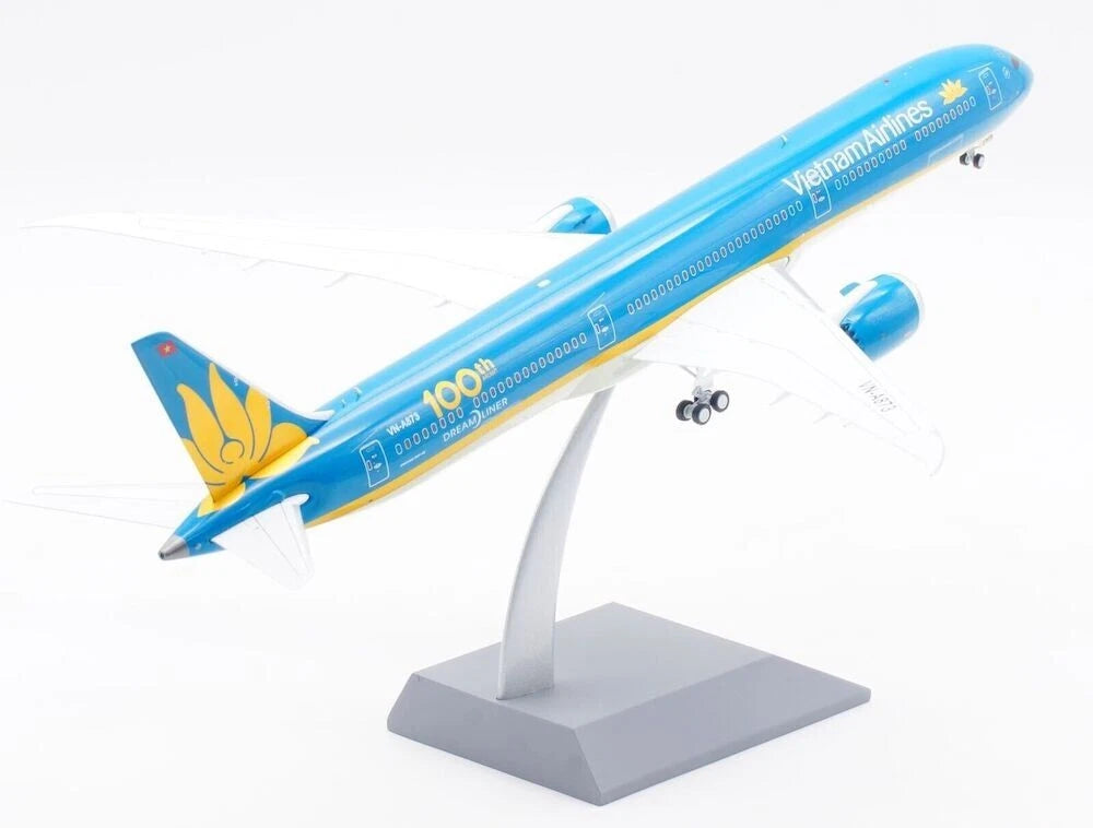 INFLIGHT 200 B787-10 DREAMLINER VIETNAM AIRLINES REG: VN-A873