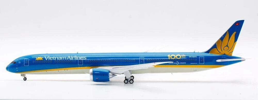 INFLIGHT 200 B787-10 DREAMLINER VIETNAM AIRLINES REG: VN-A873