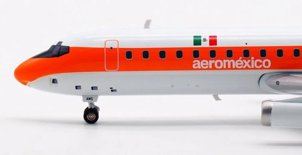 INFLIGHT 200 DC-8-62 AEROMEXICO REG: XA-AMS