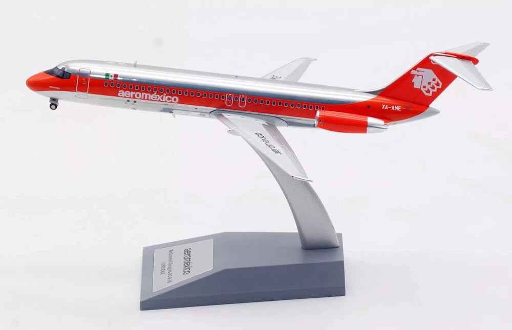 INFLIGHT 200 DC-9-32/33F AEROMEXICO REG: XA-AME