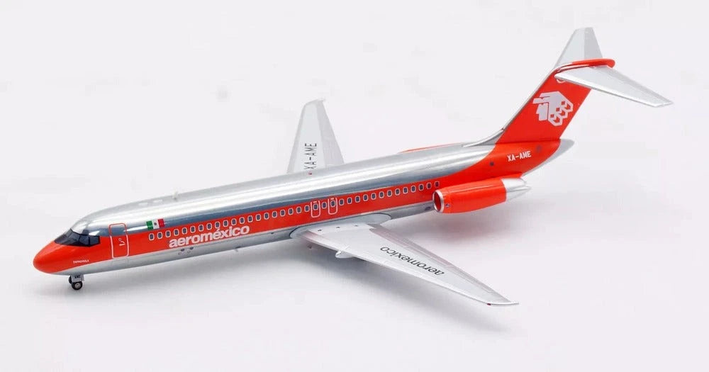INFLIGHT 200 DC-9-32/33F AEROMEXICO REG: XA-AME