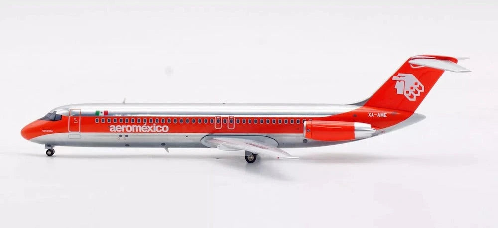 INFLIGHT 200 DC-9-32/33F AEROMEXICO REG: XA-AME