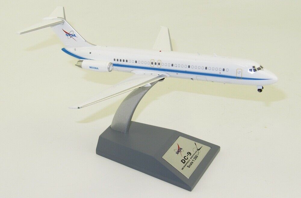 INFLIGHT  MD DC-9-33F NASA REG: N932NA