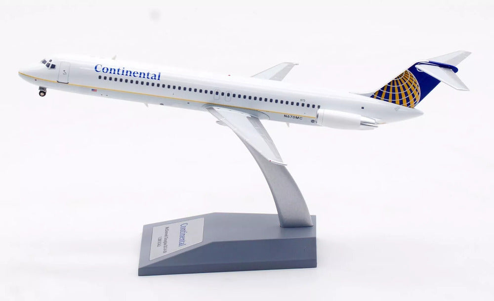 INFLIGHT 200  DC-9-51 CONTINENTAL REG: 670MC