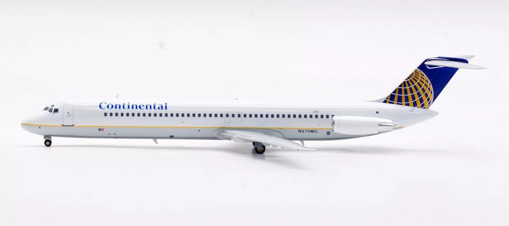 INFLIGHT 200  DC-9-51 CONTINENTAL REG: 670MC