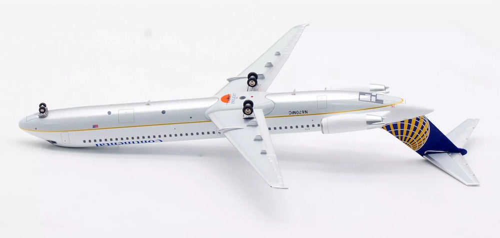 INFLIGHT 200  DC-9-51 CONTINENTAL REG: 670MC