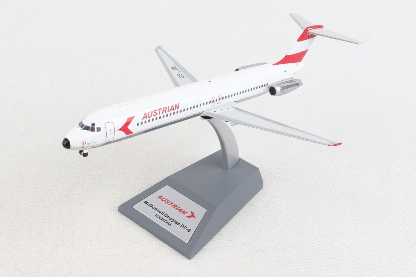INFLIGHT 200 DC-9-51 AUSTRIAN AIRLINES REG: OE-LDL