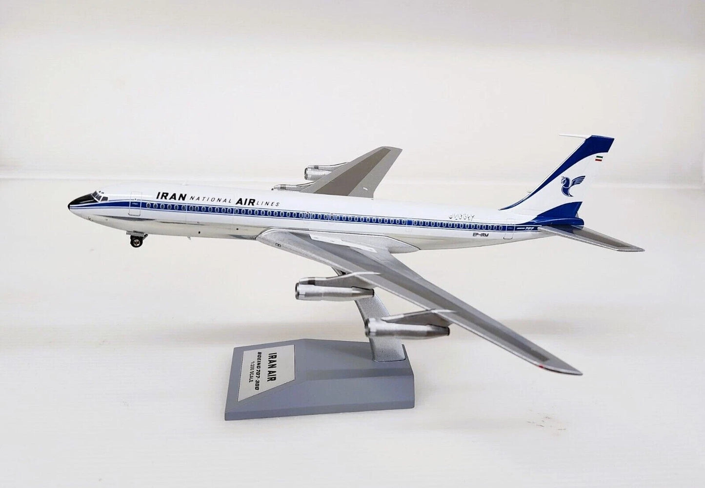 INFLIGHT 200 B707-386C IRAN NATIONAL AIRLINES REG: EP-IRM