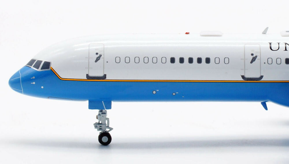 INFLIGHT 200 BOEING C-32A (757-200) USA AIR FORCE WITH STAND