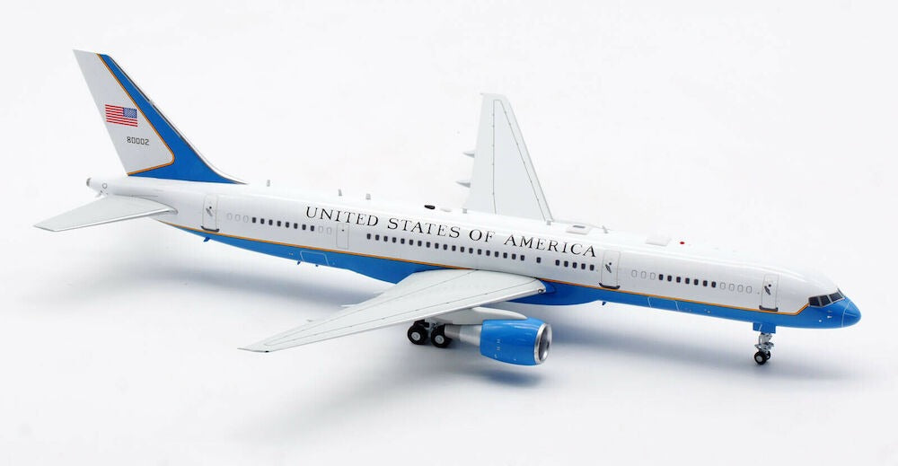 INFLIGHT 200 BOEING C-32A (757-200) USA AIR FORCE WITH STAND