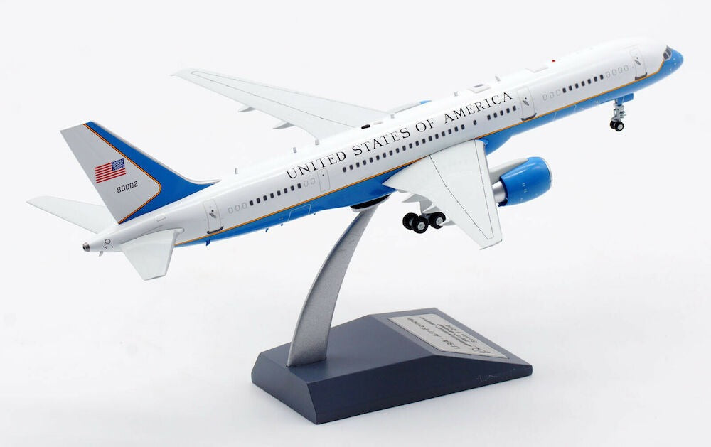 INFLIGHT 200 BOEING C-32A (757-200) USA AIR FORCE WITH STAND