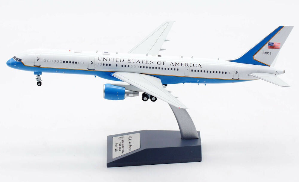 INFLIGHT 200 BOEING C-32A (757-200) USA AIR FORCE WITH STAND