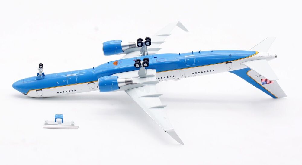 INFLIGHT 200 BOEING C-32A (757-2G4) USAF REG: 98-0001