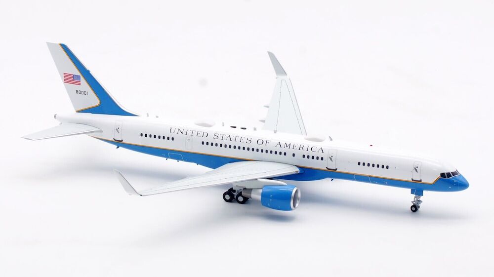 INFLIGHT 200 BOEING C-32A (757-2G4) USAF REG: 98-0001