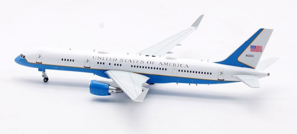 INFLIGHT 200 BOEING C-32A (757-2G4) USAF REG: 98-0001