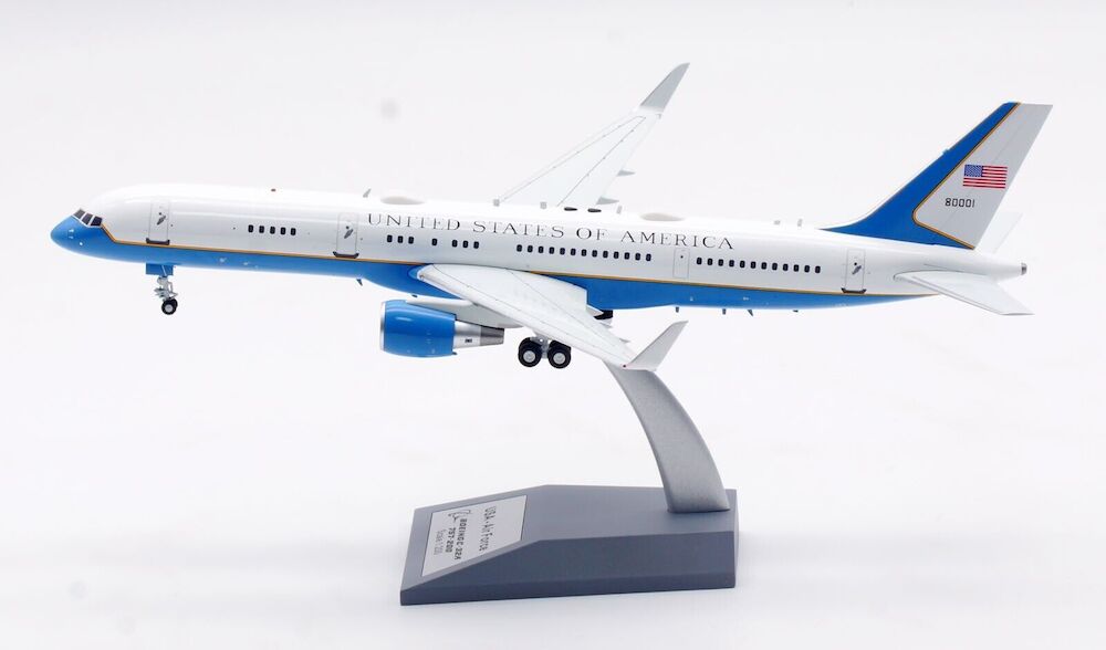 INFLIGHT 200 BOEING C-32A (757-2G4) USAF REG: 98-0001