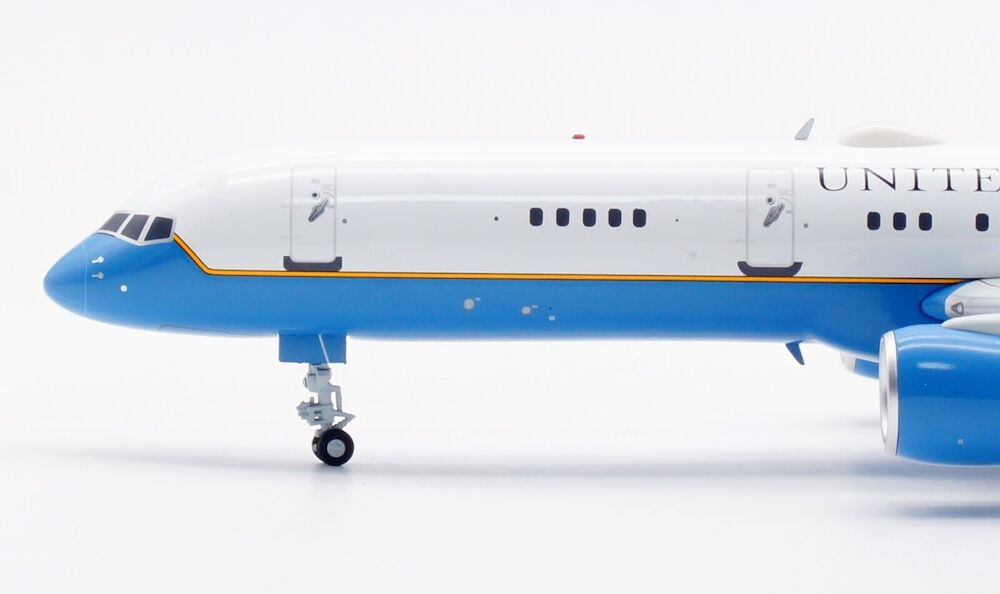INFLIGHT 200 BOEING C-32A (757-2G4) USAF REG: 98-0001