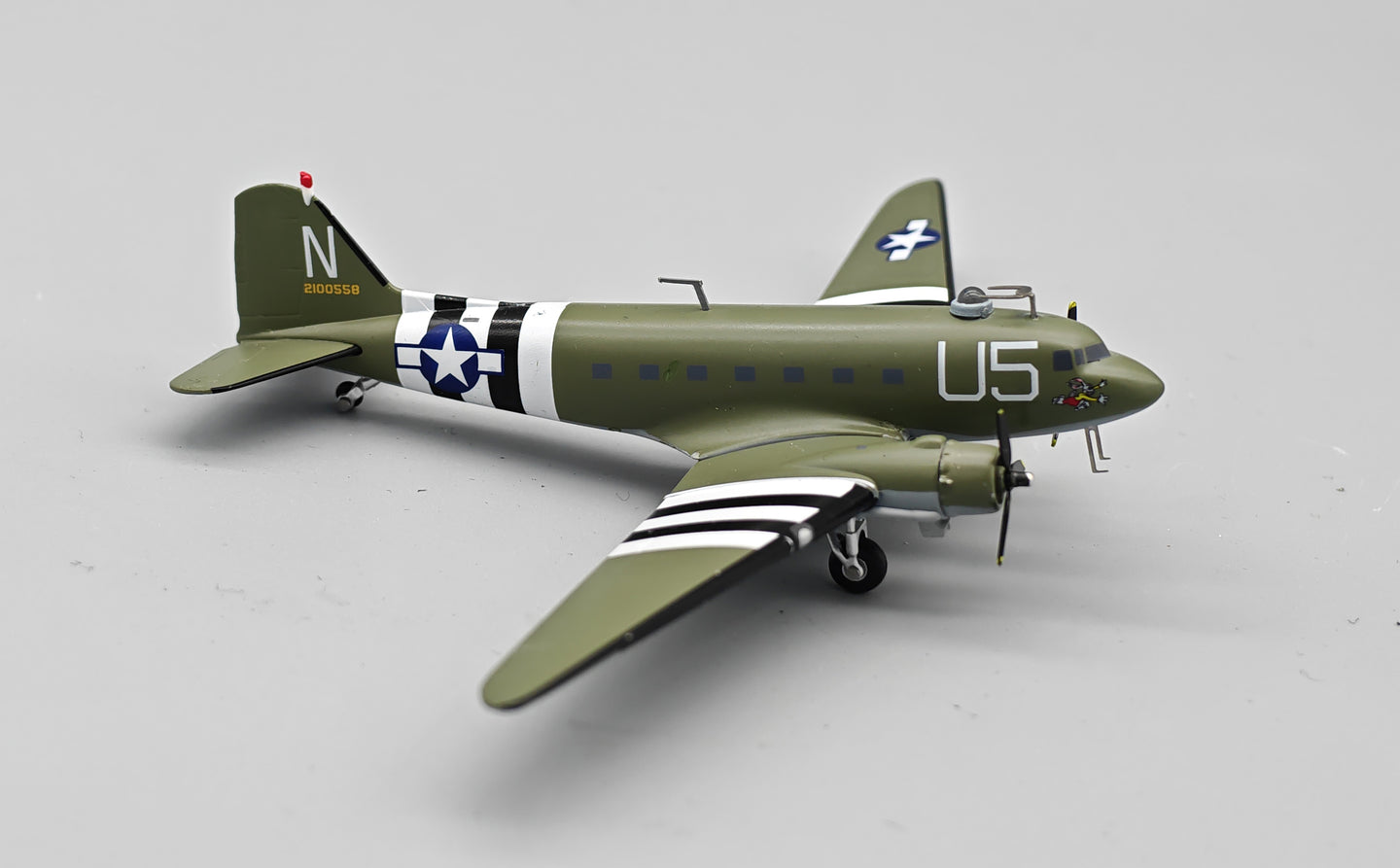 INFLIGHT 200 C-47A SKYTRAIN (DC-3) USAF "BUZZ BUGGY" REG: 42-100558