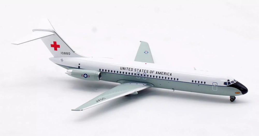 INFLIGHT 200 C-9A US AIR FORCE NIGHTINGALE REG: 71-0880