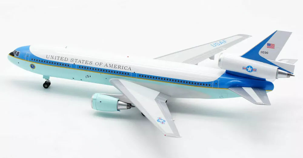 INFLIGHT 200 DC-10 C-10 USAF REG: 11030 + COLLECTORS COIN