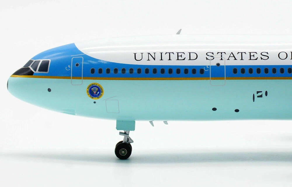 INFLIGHT 200 DC-10 C-10 USAF REG: 11030 + COLLECTORS COIN