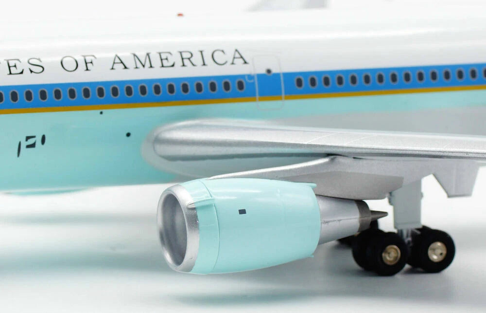 INFLIGHT 200 DC-10 C-10 USAF REG: 11030 + COLLECTORS COIN