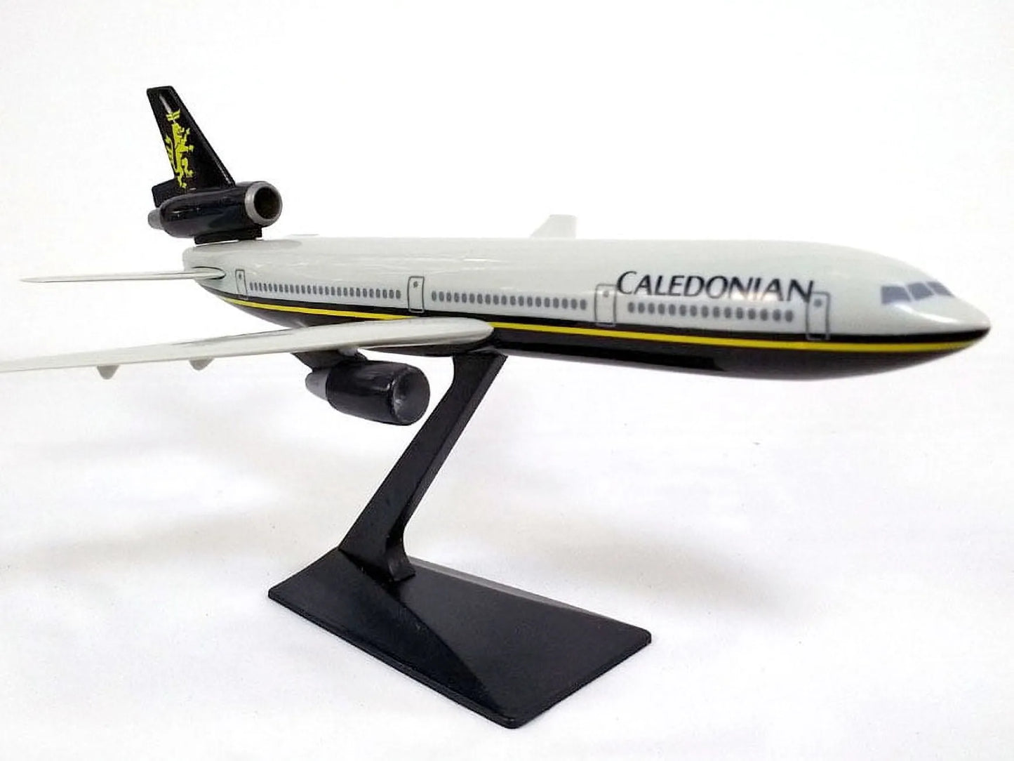 INFLIGHT 200 DC-10-30 CALEDONIAN AIRWAYS REG: G-BHDH