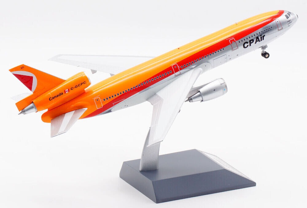INFLIGHT 200 DC-10-30 CP AIR REG: C-GCPC