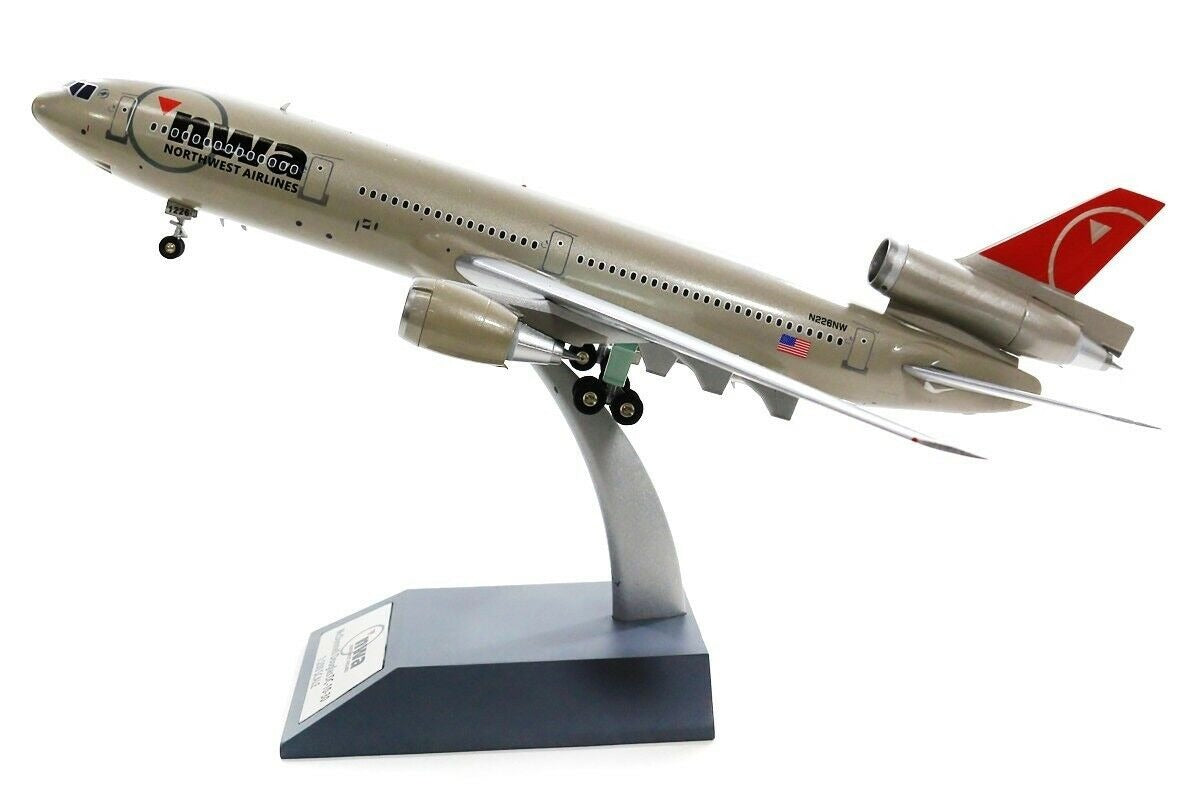 INFLIGHT 200 NORTHWEST AIRLINES DC-10 REG: N226NW