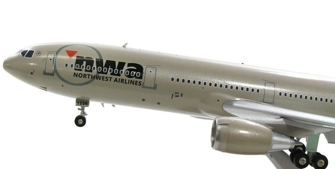 INFLIGHT 200 NORTHWEST AIRLINES DC-10 REG: N226NW