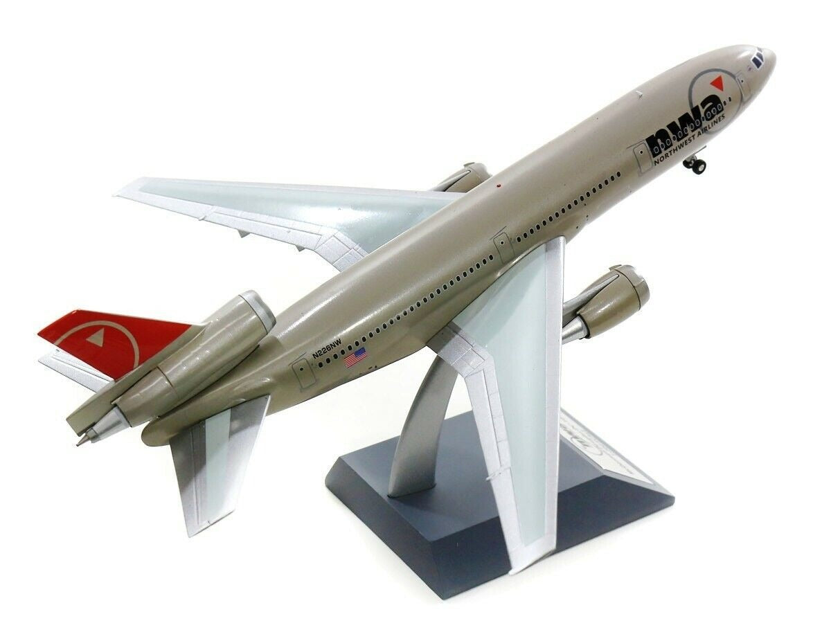 INFLIGHT 200 NORTHWEST AIRLINES DC-10 REG: N226NW