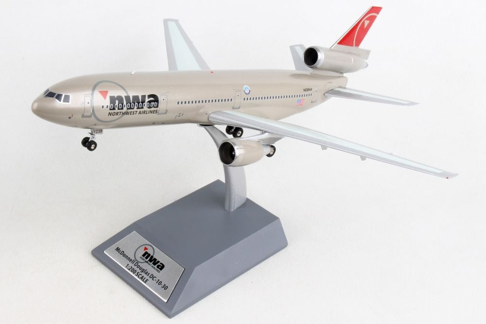 INFLIGHT 200 NORTHWEST AIRLINES DC-10 REG: N239NW
