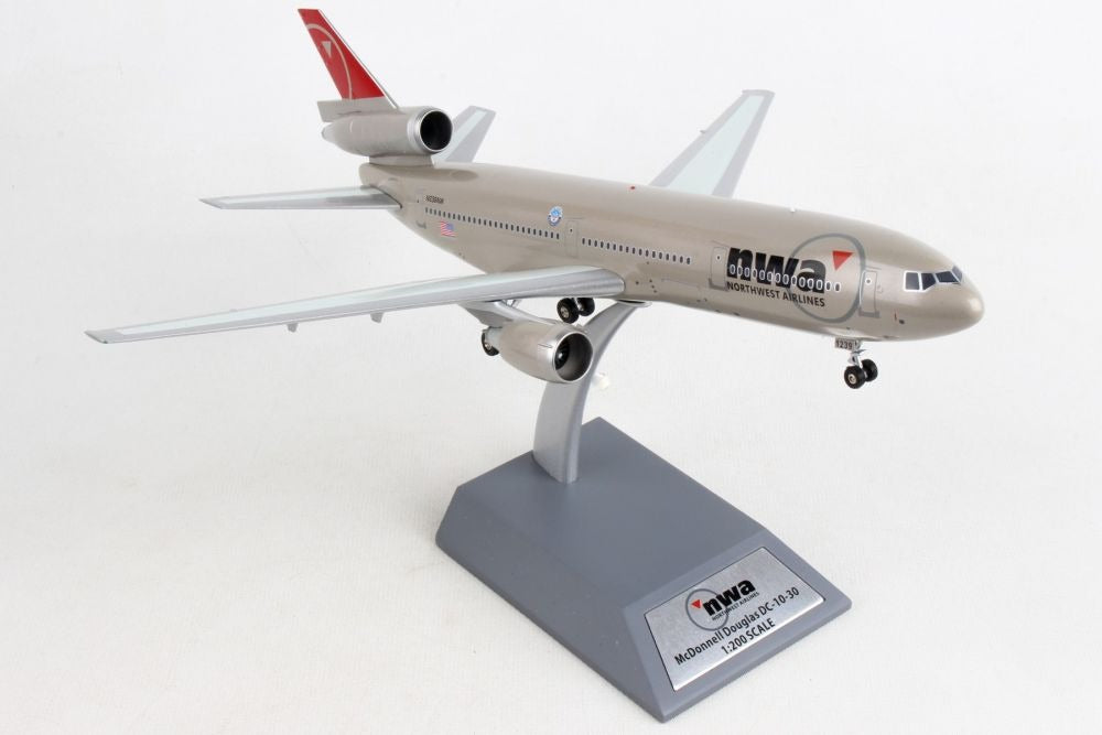 INFLIGHT 200 NORTHWEST AIRLINES DC-10 REG: N239NW