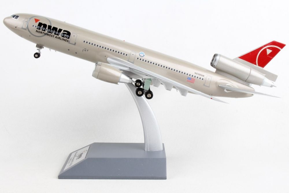 INFLIGHT 200 NORTHWEST AIRLINES DC-10 REG: N239NW
