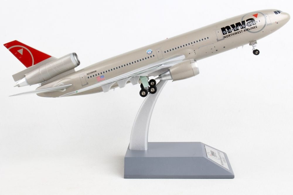 INFLIGHT 200 NORTHWEST AIRLINES DC-10 REG: N239NW