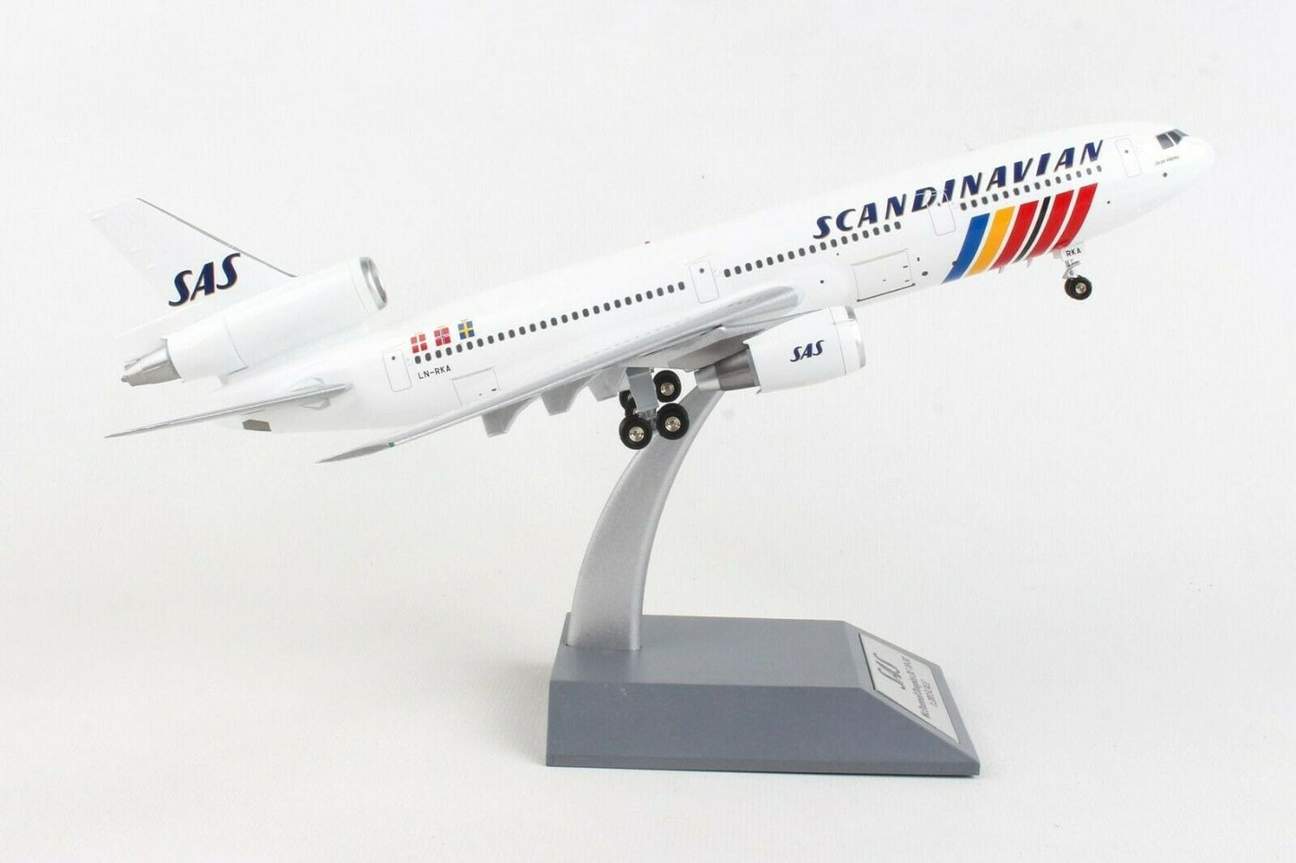 INFLIGHT 200 SCANDINAVIAN AIRLINES DC-10-30 REG: LN-RKA