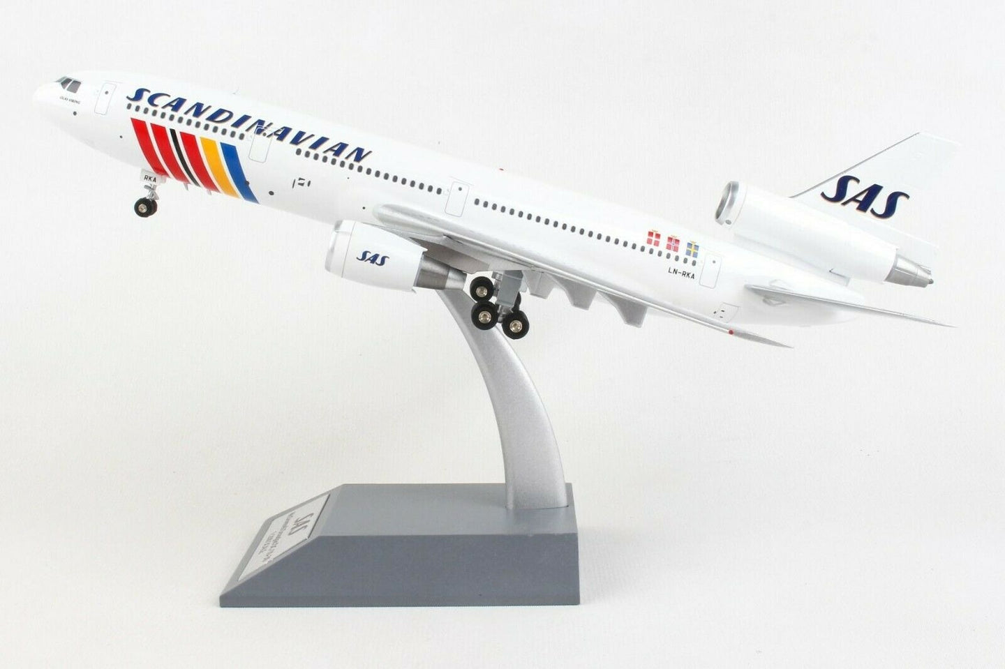INFLIGHT 200 SCANDINAVIAN AIRLINES DC-10-30 REG: LN-RKA