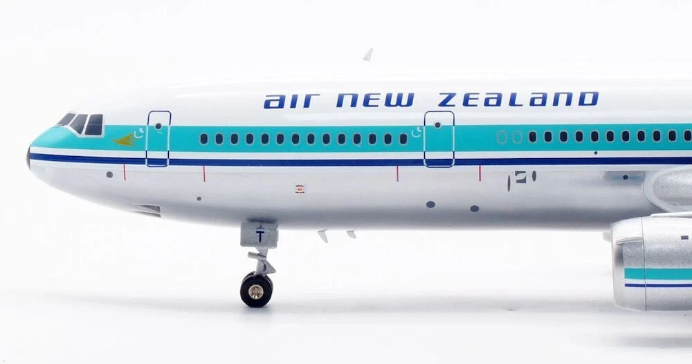 INFLIGHT 200 DC-10-30 AIR NEW ZEALAND REG: ZK-NZT