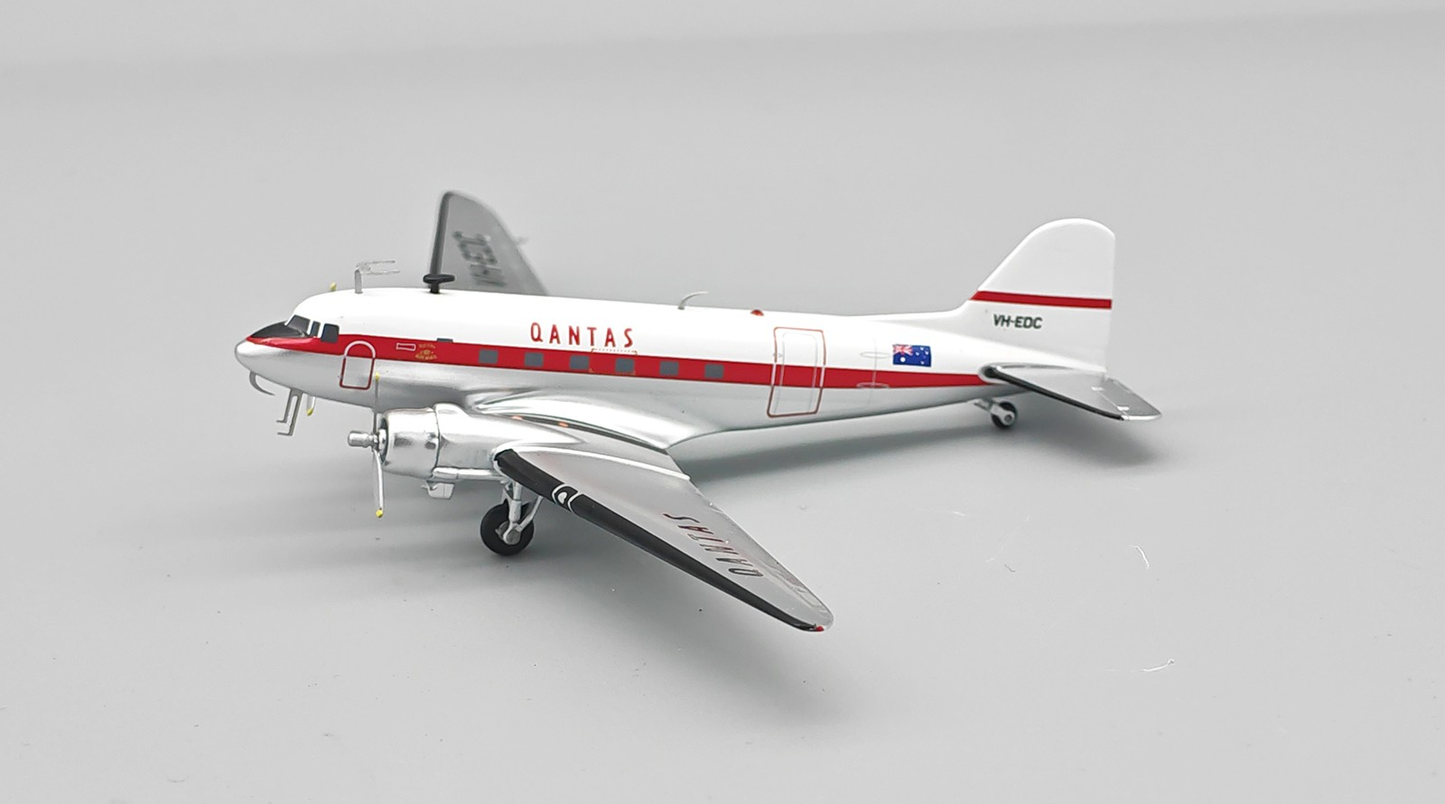 INFLIGHT 200 DC-3 QANTAS REG: VH-EDC