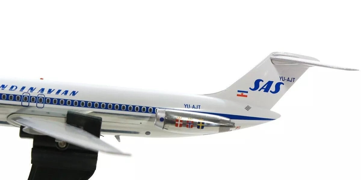 INFLIGHT 200 DC-9-51 SCANDINAVIAN AIRLINES REG: YU-AJU