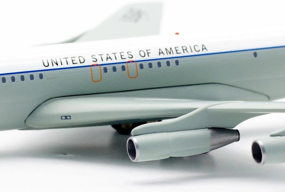 INFLIGHT 200 BOEING EC-18D (707-323C) USAAF REG: 81-0895